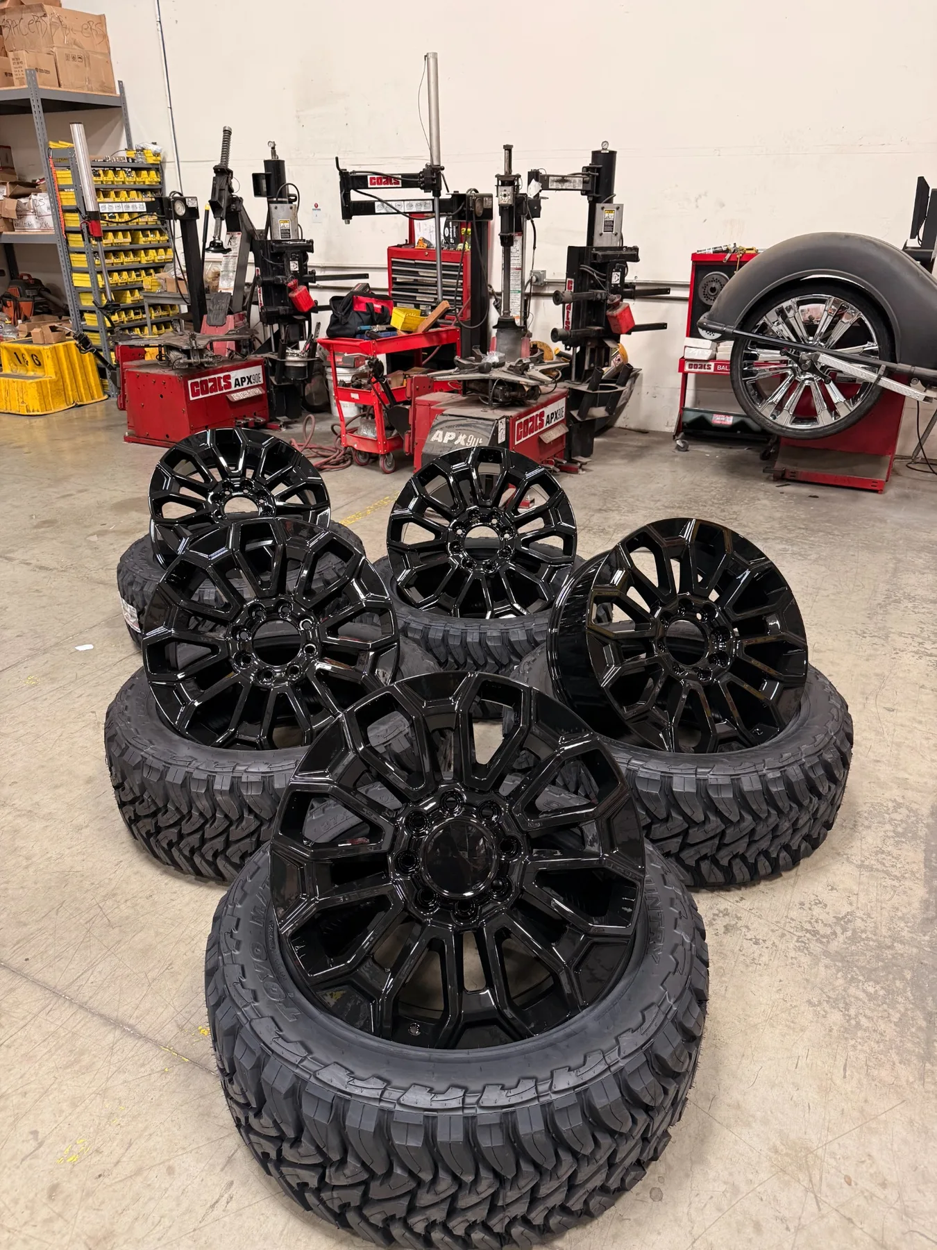 Wheel & Tire Service Bay