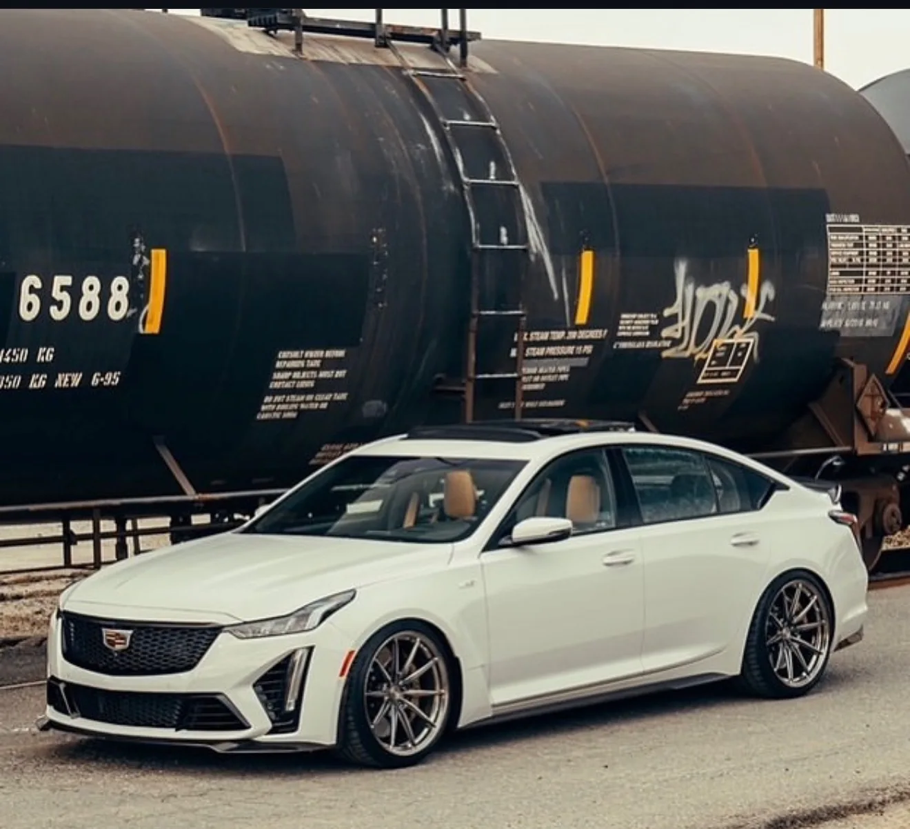 Cadillac Sedan Fitment